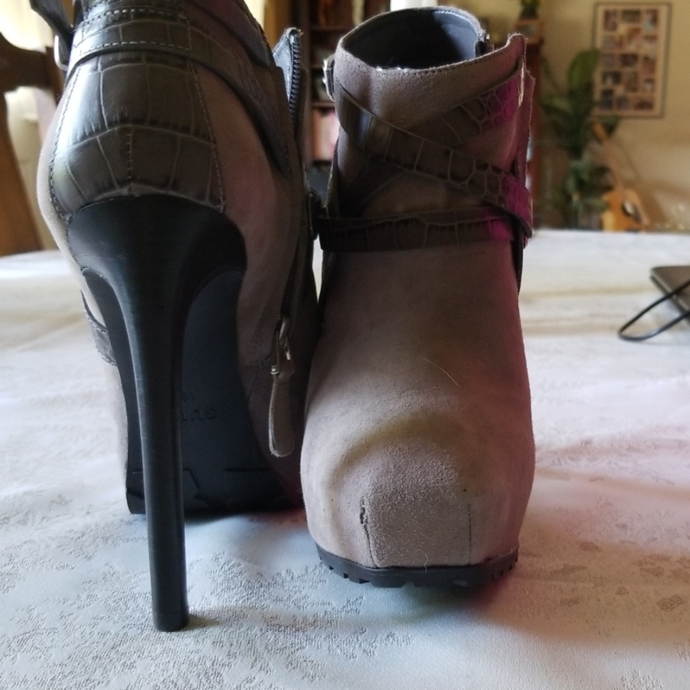 Women's grey ankle boots